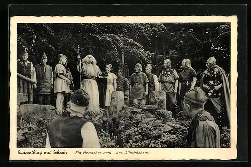 AK Nettelstedt, Freilichtspiele 1951 - Szene Bauernthing mit Seherin aus Wittekind