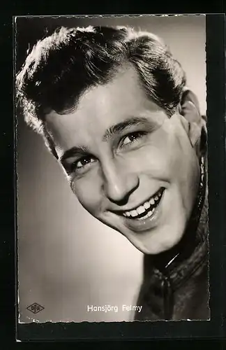 AK Schauspieler Hansjörg Felmy grinsend