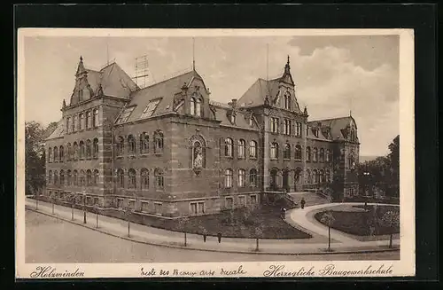 AK Holzminden, Herzogliche Baugewerkschule mit Strasse aus der Vogelschau