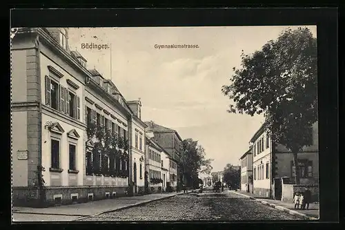 AK Büdingen, Passanten in der Gymnasiumstrasse