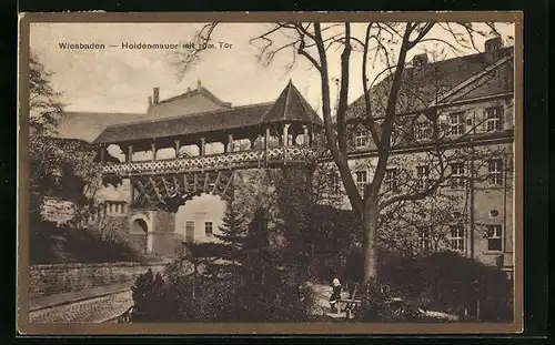 AK Wiesbaden, Heidenmauer mit röm. Tor