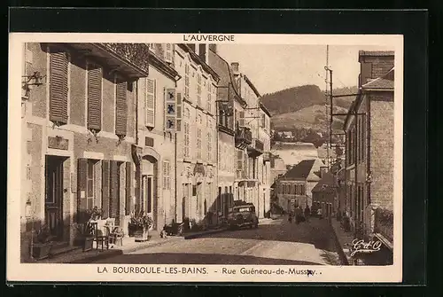 AK La Bourboule-les-Bains, Rue Guéneau-de-Mussay, Strassenpartie