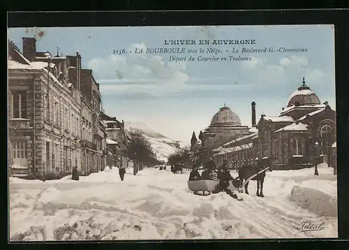 AK La Boruboule, L`Hiver en Auvergne, Le Boulevard G.-Clemenceau, Départ du Courrier en Traîneau