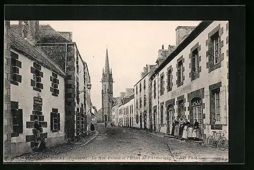 AK Plouescat, la Rue Primel et l'Hotel de l'Armorique