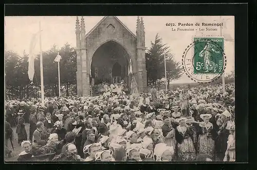 AK Rumengol, la Procession, les Statues