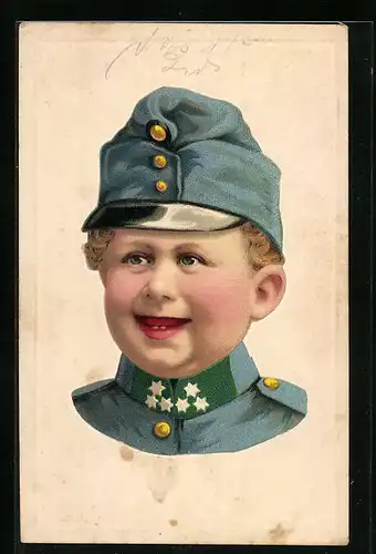 AK Kleiner Soldat in Uniform mit Schirmmütze, Kinder Kriegspropaganda