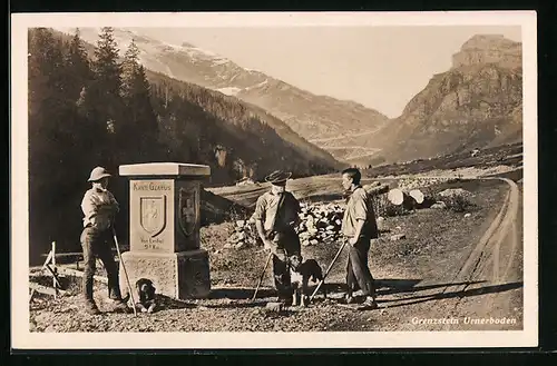 AK Urnerboden, Männer am Grenzstein