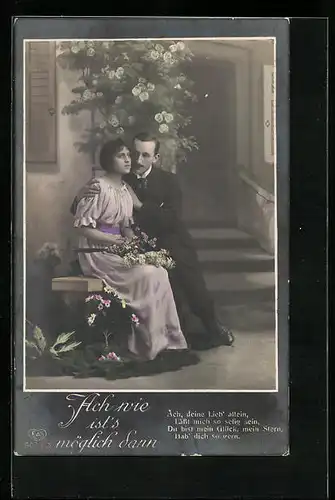 Foto-AK EAS: Ach wie ist`s möglich denn, Liebespaar mit Blumen