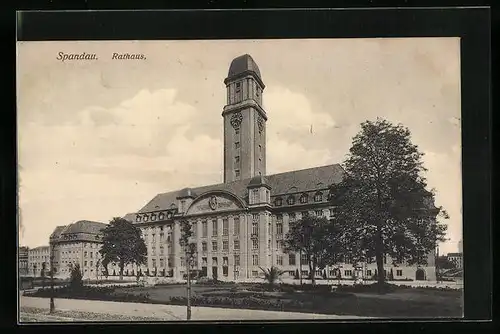 AK Berlin-Spandau, Blick zum Rathaus