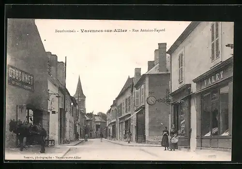 AK Varennes-sur-Allier, Rue Antoine Fayard