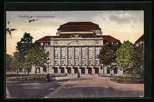 AK Dresden, vor dem Schauspielhaus