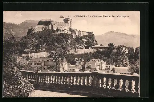 AK Lourdes, le Chateau Fort et les Montagnes