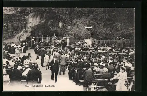 AK Lourdes, la Grotte