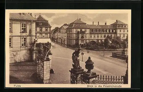 AK Fulda, Blick in die Friedrichstrasse mit Hotel zum Kurfürsten