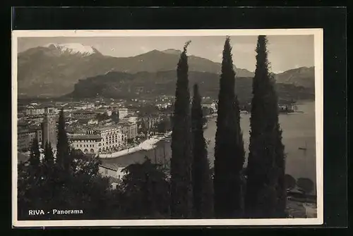 AK Riva, Panoramaansicht der Stadt am Gardasee