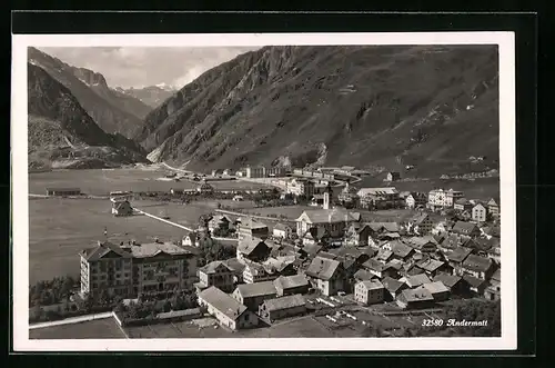 AK Andermatt, Ortsansicht mit Feldern und Bergblick