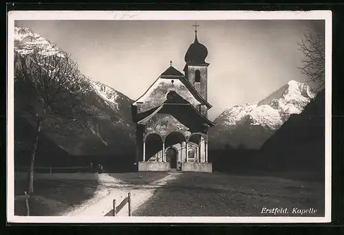 AK Erstfeld, Kapelle vor schneebedeckten Bergen