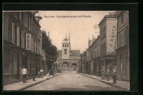 AK Vouziers, Leipzigerstrasse mit Kirche