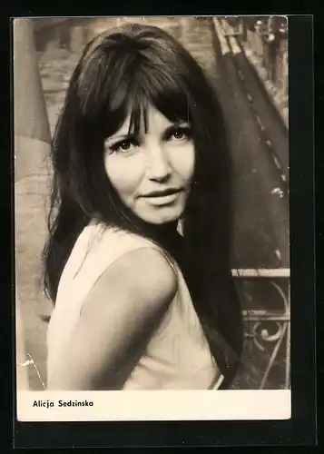 AK Schauspielerin Alicja Sedzinska posiert vor der Kamera