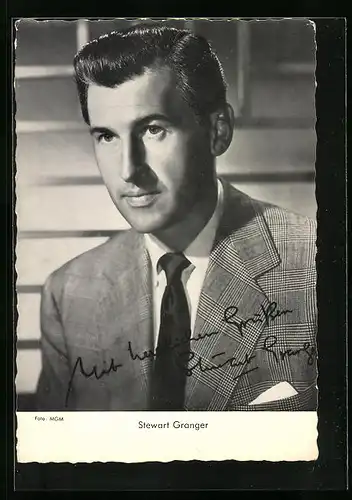 AK Schauspieler Stewart Granger in kariertem Anzug