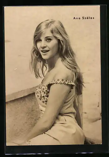 AK Schauspielerin Ana Szeles im Moment gefangen