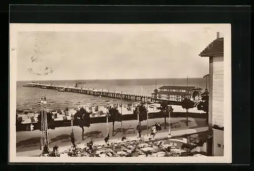 AK Binz a. Rg., Seebrücke vom Kurhaus betrachtet