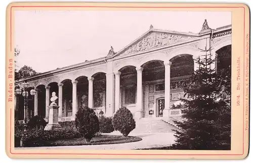 Fotografie Römmler & Jonas, Dresden, Ansicht Baden-Baden, Partie an der Trinkhalle mit Büste