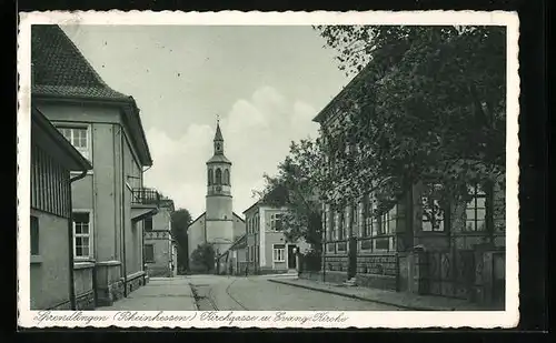 AK Sprendlingen i. Rheinhessen, Kirchgasse und Evang. Kirche