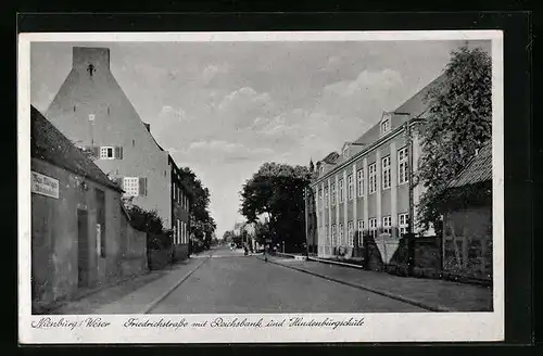 AK Nienburg a. Weser, Friedrichstrasse mit Reichsbank und Hindenburgschule