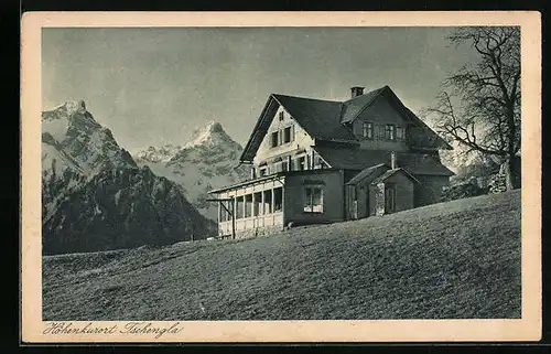 AK Tschengla, Gasthaus mit Bergpanorama