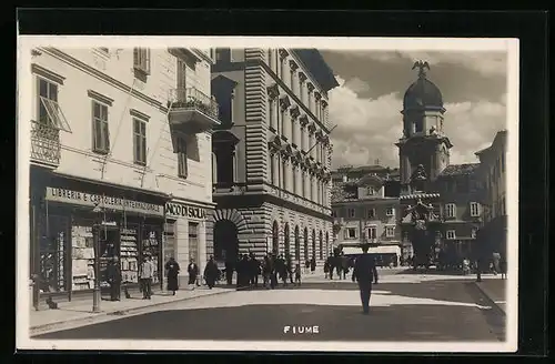 AK Fiume, Ortsansicht mit Geschäften