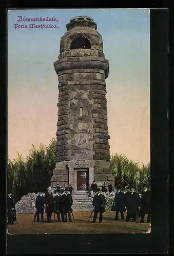 AK Porta Westfalica, Besucher vor der Bismarcksäule