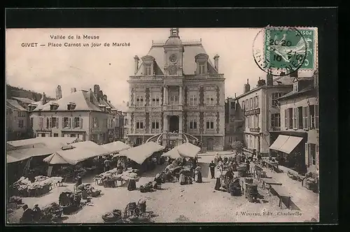 AK Givet, Place Carnot un jour de Marché