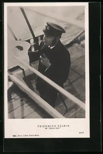 AK Schauspieler Friedrich Zelnik als Kapitän auf einem Schiff