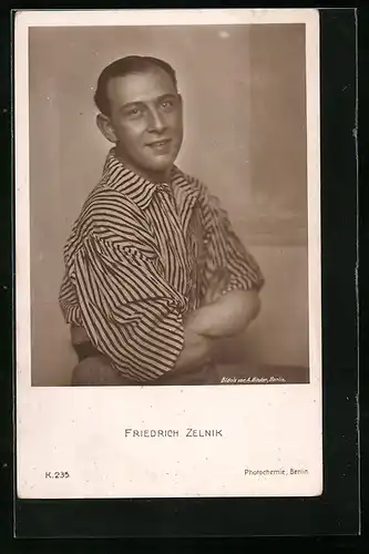AK Schauspieler Friedrich Zelnik im gestreiften Hemd
