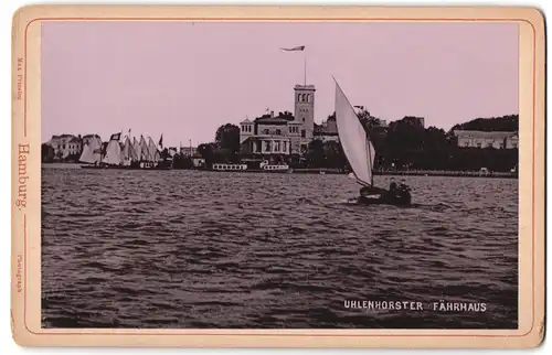Fotografie Max Priester, Hamburg, Ansicht Hamburg, Blick auf das Uhlenhorster Fährhaus mit Segelboot auf der Aussenalster