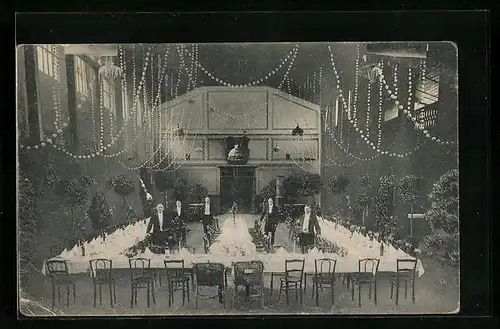 AK Bünde i. W., Gasthaus Stadtgarten, Innenansicht mit Kellnern