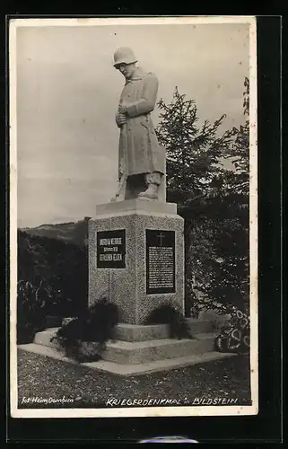 AK Bildstein, Kriegerdenkmal mit Kränzen