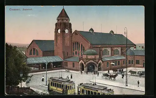 AK Giessen, Bahnhof mit Strassenbahnen