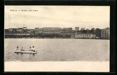 AK Pola, Arena dal mare