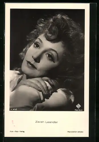 AK Schauspielerin Zarah Leander mit verträumtem Blick