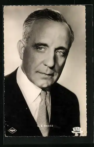 AK Schauspieler O. E. Haase mit einer Krawatte