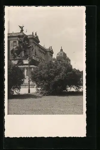 Foto-AK Berlin, Am Alten Museum, Seitenansicht