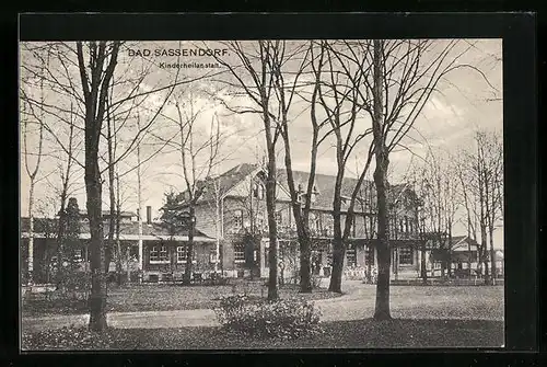 AK Bad Sassendorf, Kinderheilanstalt - Gartenansicht