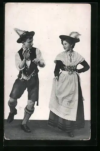 AK Paar in alpiner Tracht in Tanzposition