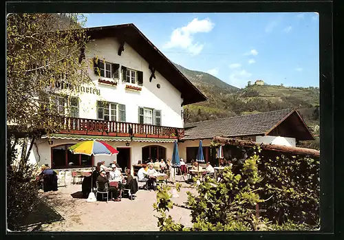 AK Algund bei Meran, Gasthof Martins Rosengarten - Innenhof mit Gästen