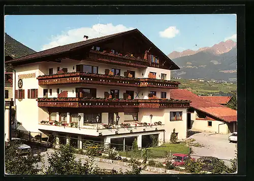 AK Algund bei Meran, Haus Mühlbacherhof - Strassenansicht