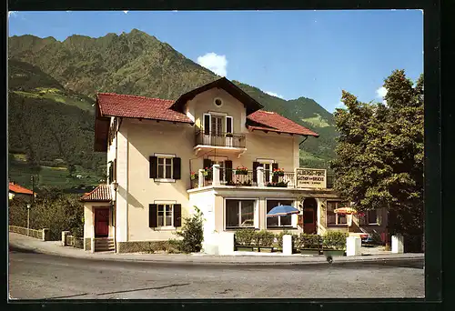 AK Algund bei Meran, Gasthof-Pension Zur Brücke - Strassenansicht