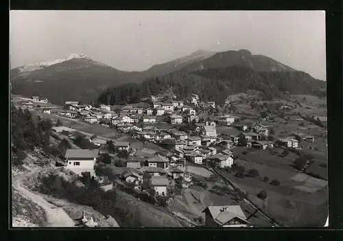 AK Truden im Fleimstal, Gesamtansicht aus der Vogelschau mit Landstrasse