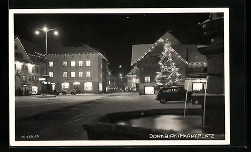 AK Dornbirn, Marktplatz mit Weihnachtsbeleuchtung, mit Gasthaus zum Hirschen
